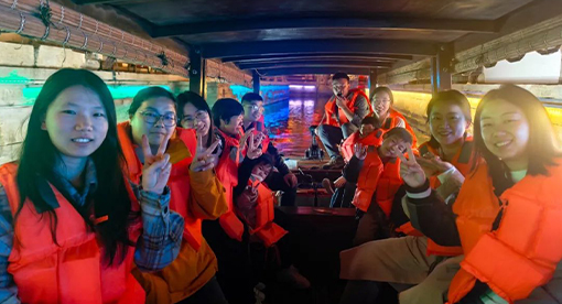 邁安德女員工團建